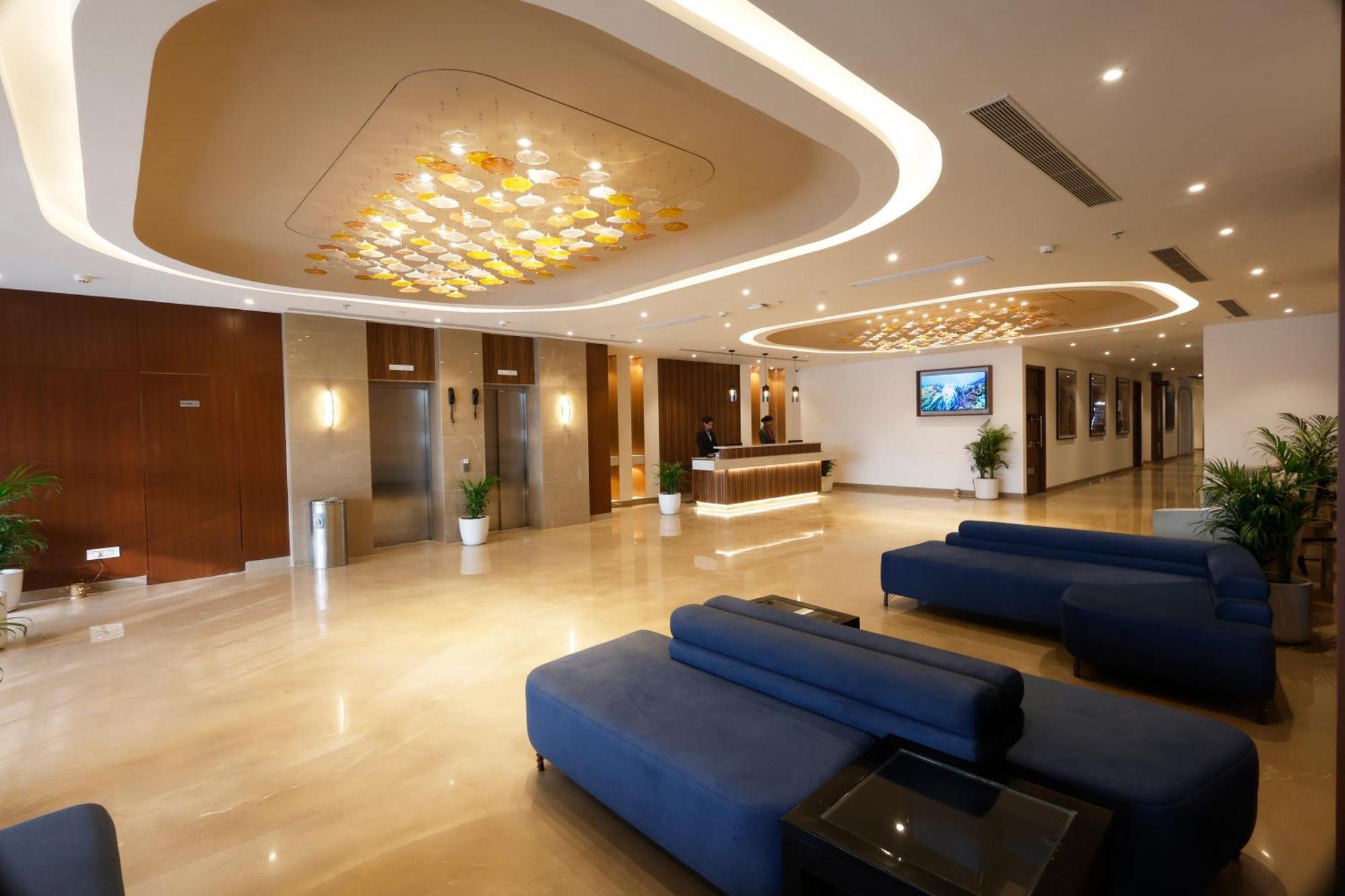 Tulip Inn Zirakpur Exterior photo