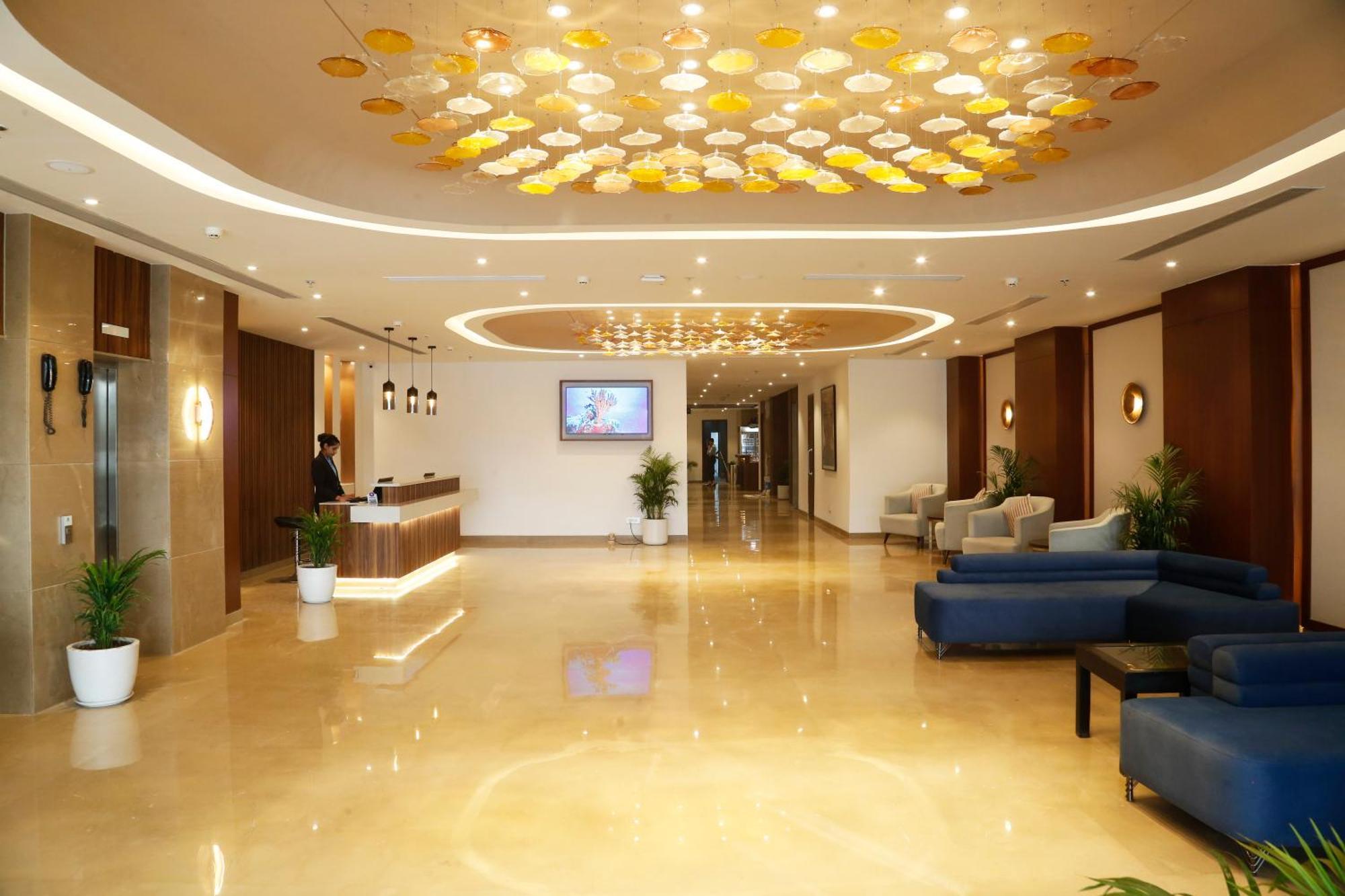 Tulip Inn Zirakpur Exterior photo